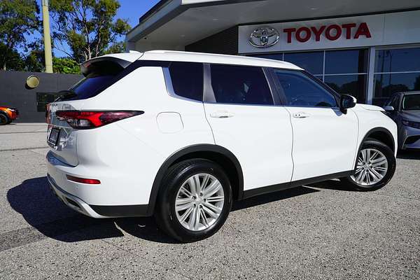 2023 Mitsubishi Outlander OUTLANDER LS 7 SEAT (2WD) ZM2L46