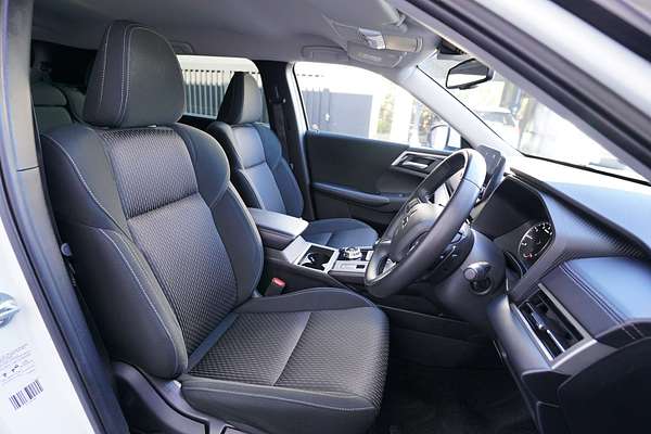 2023 Mitsubishi Outlander OUTLANDER LS 7 SEAT (2WD) ZM2L46