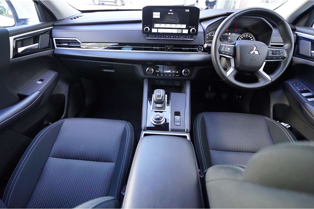 2023 Mitsubishi Outlander OUTLANDER LS 7 SEAT (2WD) ZM2L46