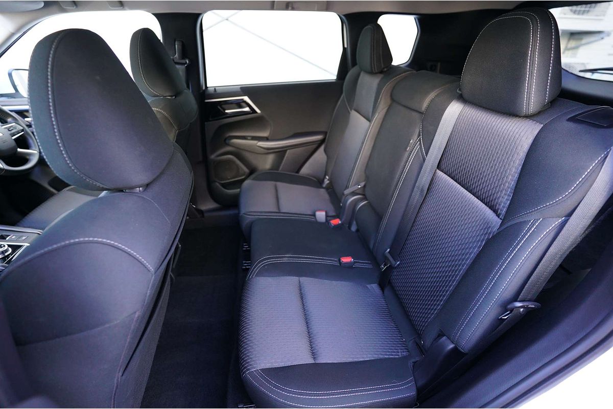 2023 Mitsubishi Outlander OUTLANDER LS 7 SEAT (2WD) ZM2L46