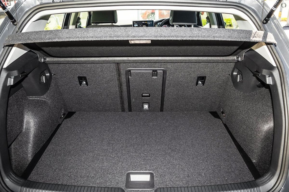 2025 Volkswagen Golf 110TSI Life 8.5