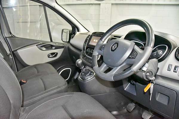 2018 Renault Trafic Formula Edition X82 LWB Low Roof