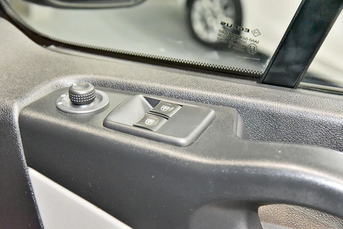 2018 Renault Trafic Formula Edition X82 LWB Low Roof