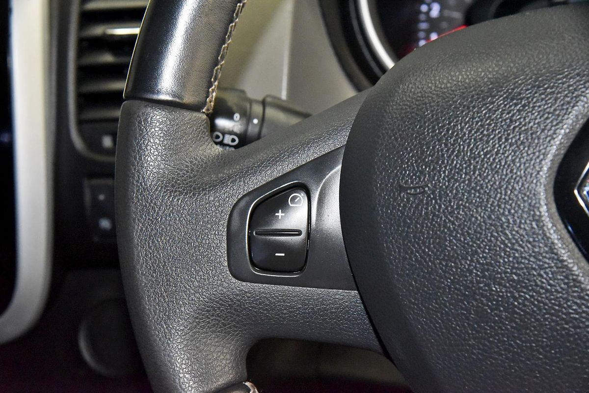 2018 Renault Trafic Formula Edition X82 LWB Low Roof