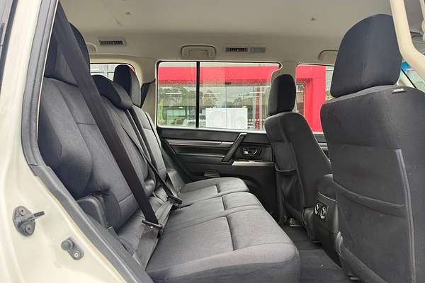 2019 Mitsubishi Pajero GLX NX