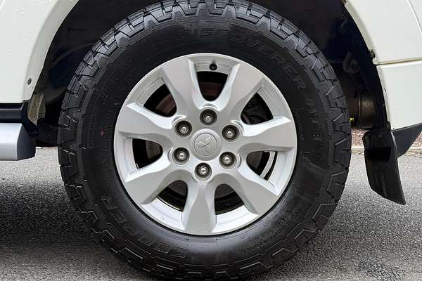 2019 Mitsubishi Pajero GLX NX