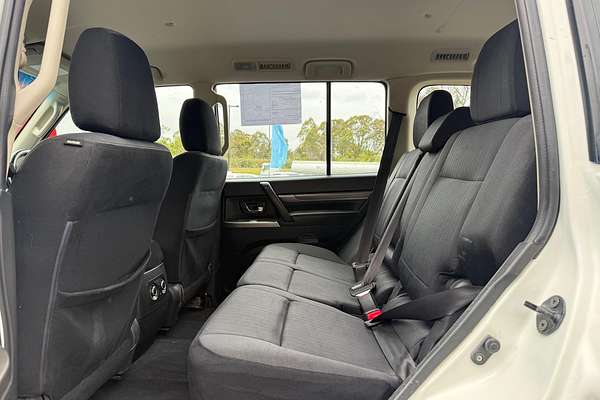 2019 Mitsubishi Pajero GLX NX