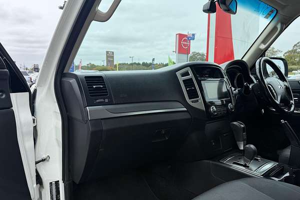 2019 Mitsubishi Pajero GLX NX