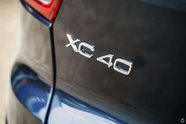 2025 Volvo XC40 Plus B4
