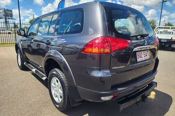 2011 Mitsubishi Challenger LS PB