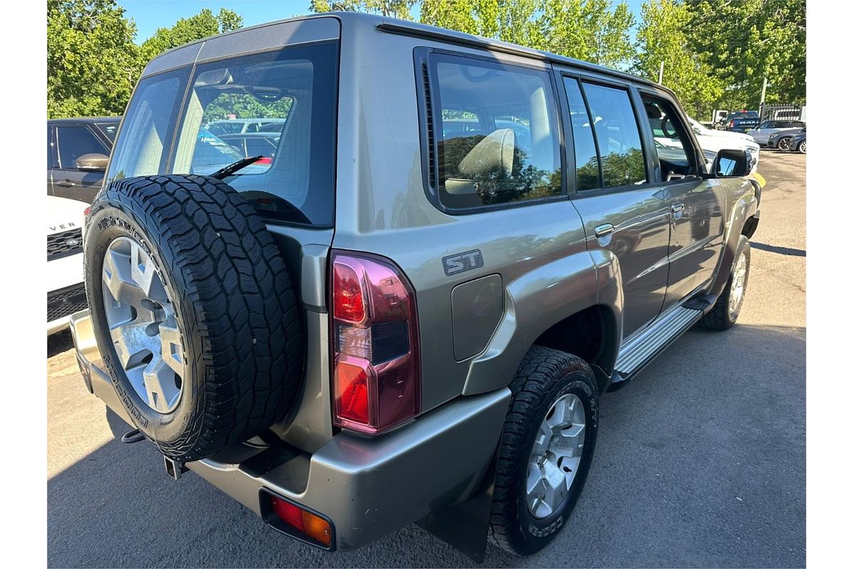 2009 Nissan Patrol ST GU 6