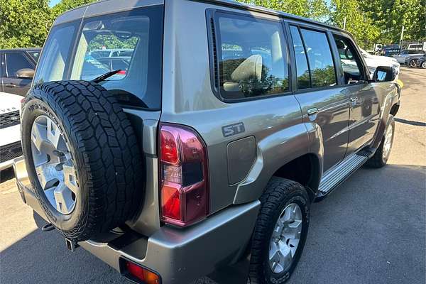 2009 Nissan Patrol ST GU 6
