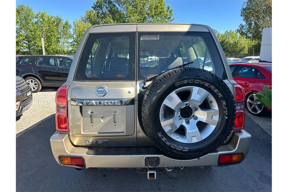 2010 Nissan Patrol ST GU 7