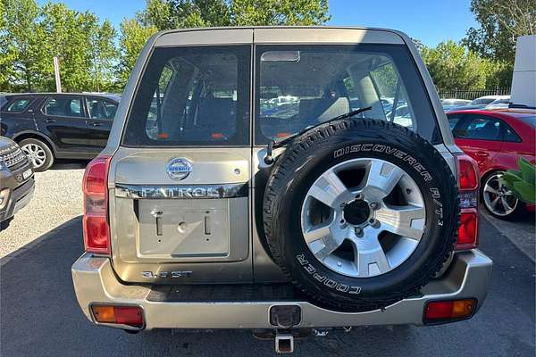 2009 Nissan Patrol ST GU 6