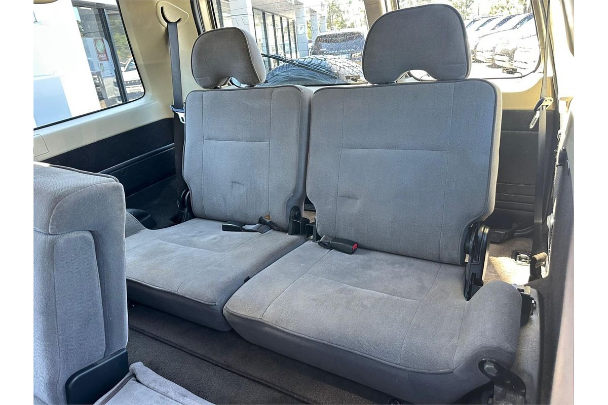 2009 Nissan Patrol ST GU 6