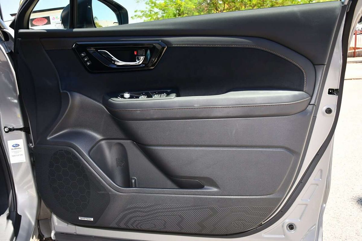 2025 Subaru Forester Hybrid Touring S6