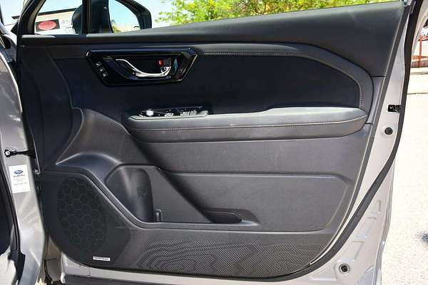 2025 Subaru Forester Hybrid Touring S6