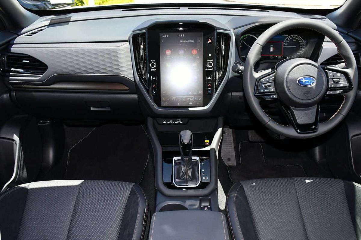 2025 Subaru Forester Hybrid Touring S6