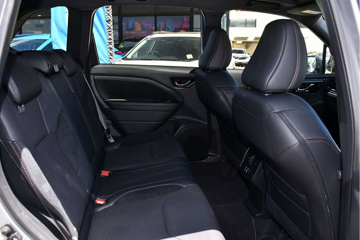 2025 Subaru Forester Hybrid Touring S6