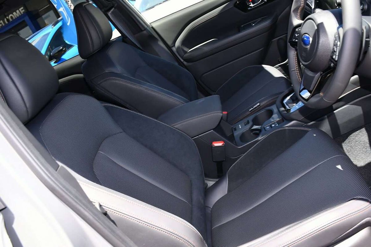 2025 Subaru Forester Hybrid Touring S6