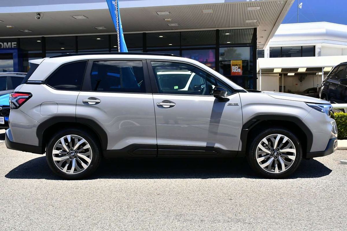 2025 Subaru Forester Hybrid Touring S6