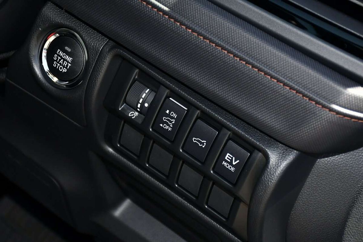 2025 Subaru Forester Hybrid Touring S6