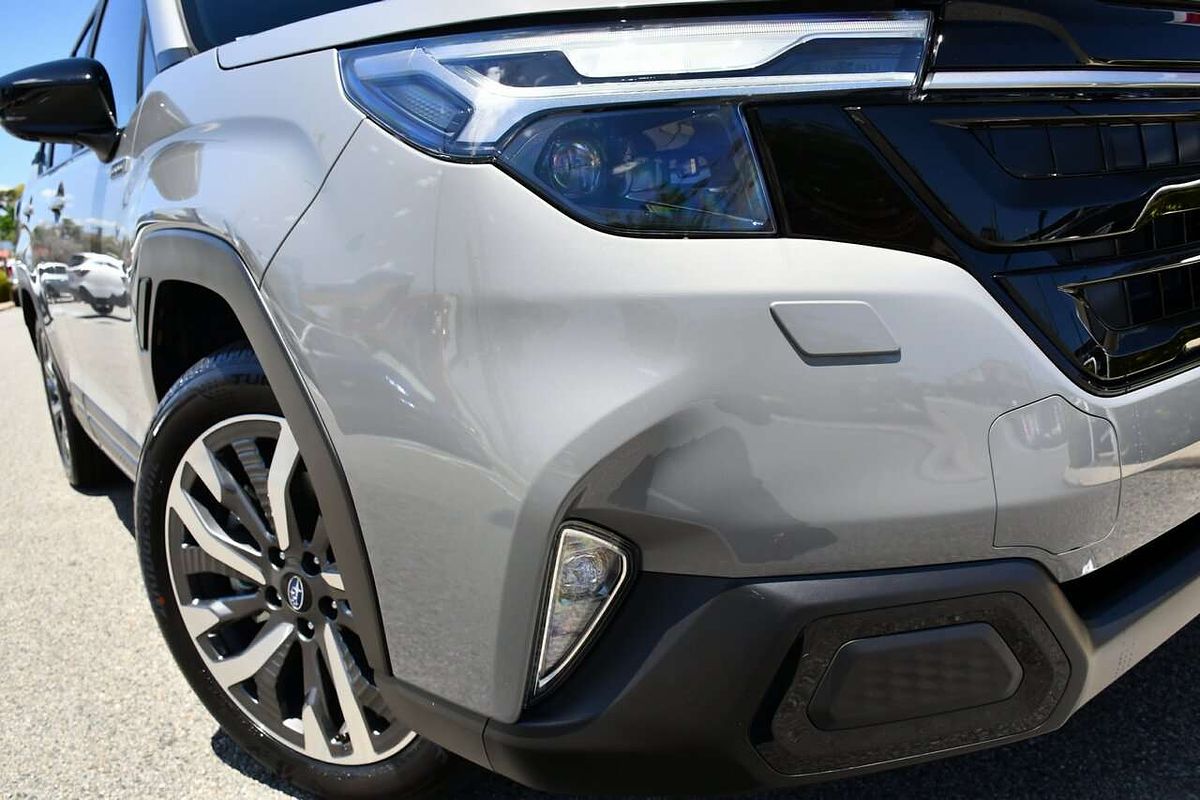 2025 Subaru Forester Hybrid Touring S6