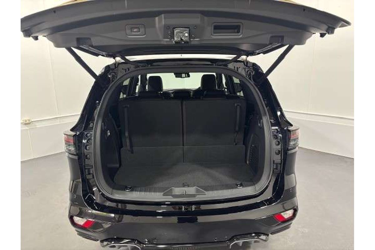 2025 Isuzu MU-X X-TERRAIN