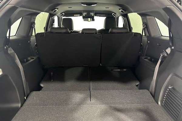 2025 Isuzu MU-X X-TERRAIN