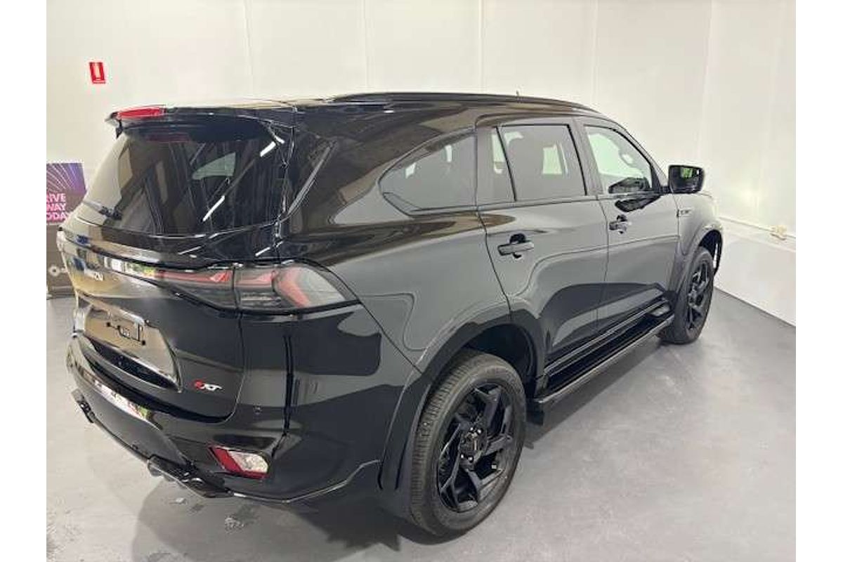 2025 Isuzu MU-X X-TERRAIN