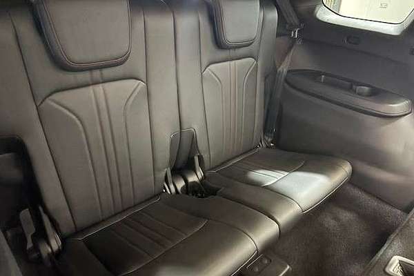 2025 Isuzu MU-X X-TERRAIN