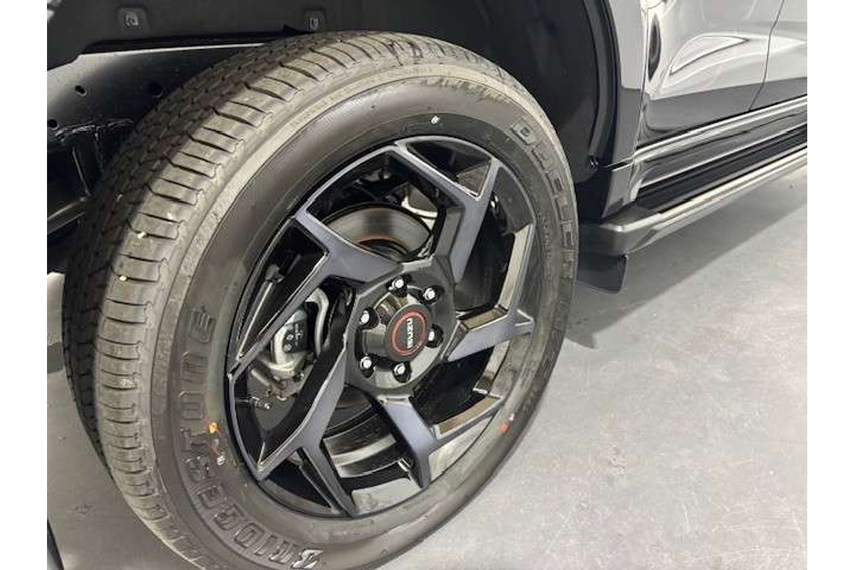 2025 Isuzu MU-X X-TERRAIN