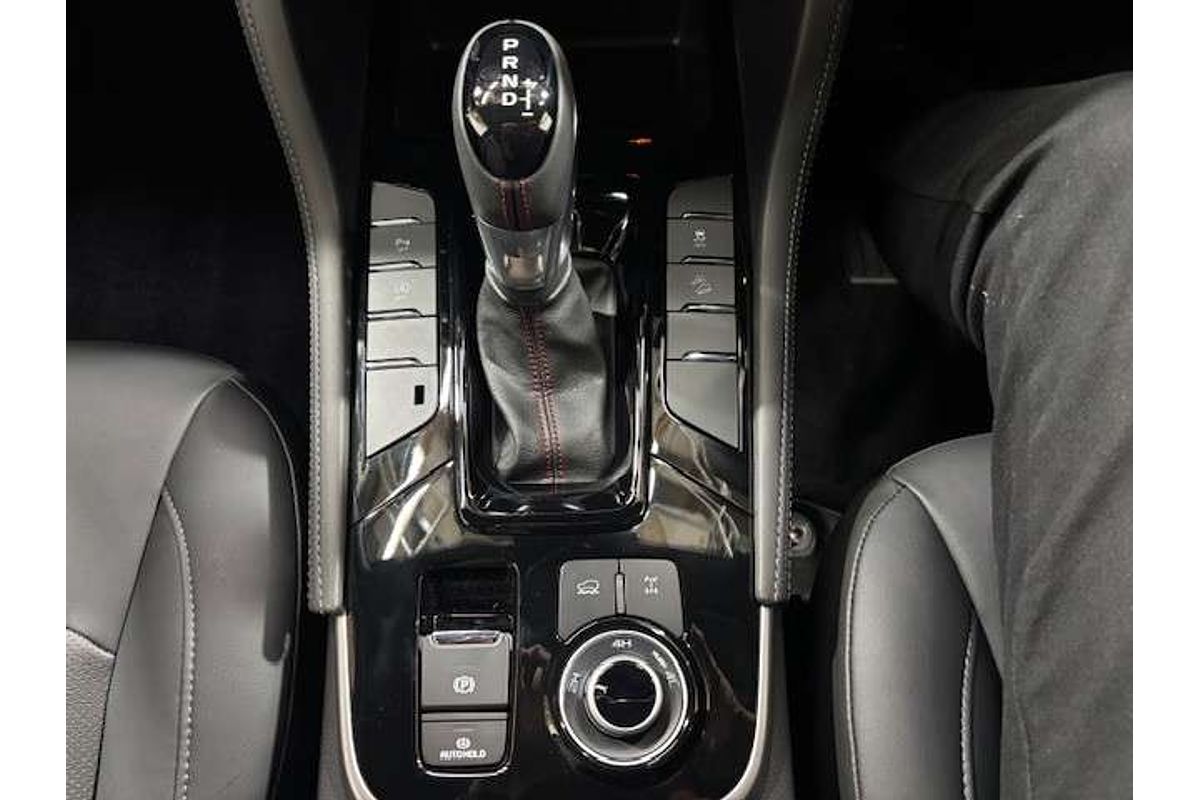 2025 Isuzu MU-X X-TERRAIN