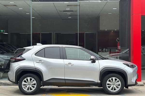 2025 Toyota Yaris Cross GXL MXPJ10R