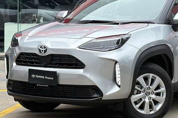 2025 Toyota Yaris Cross GXL MXPJ10R