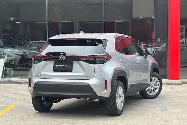 2025 Toyota Yaris Cross GXL MXPJ10R