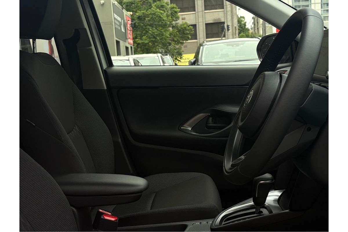 2025 Toyota Yaris Cross GXL MXPJ10R