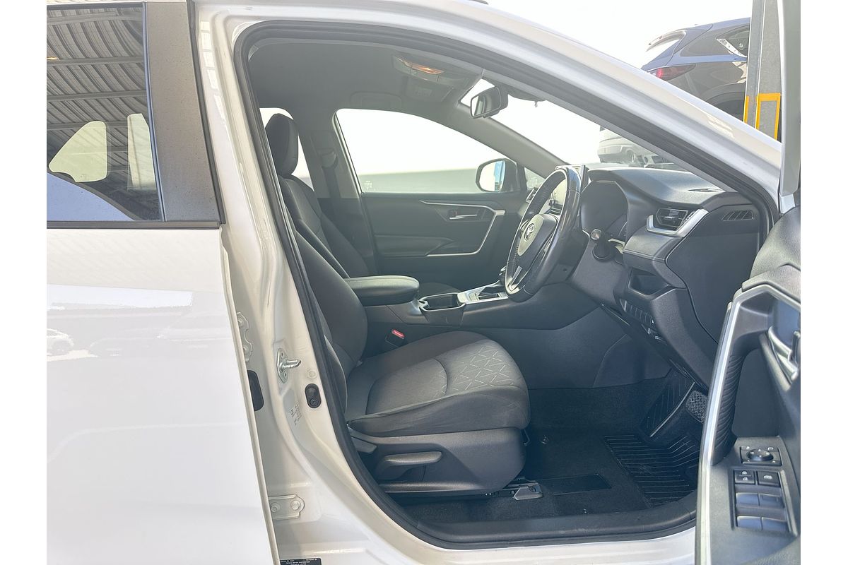 2020 Toyota RAV4 GXL MXAA52R