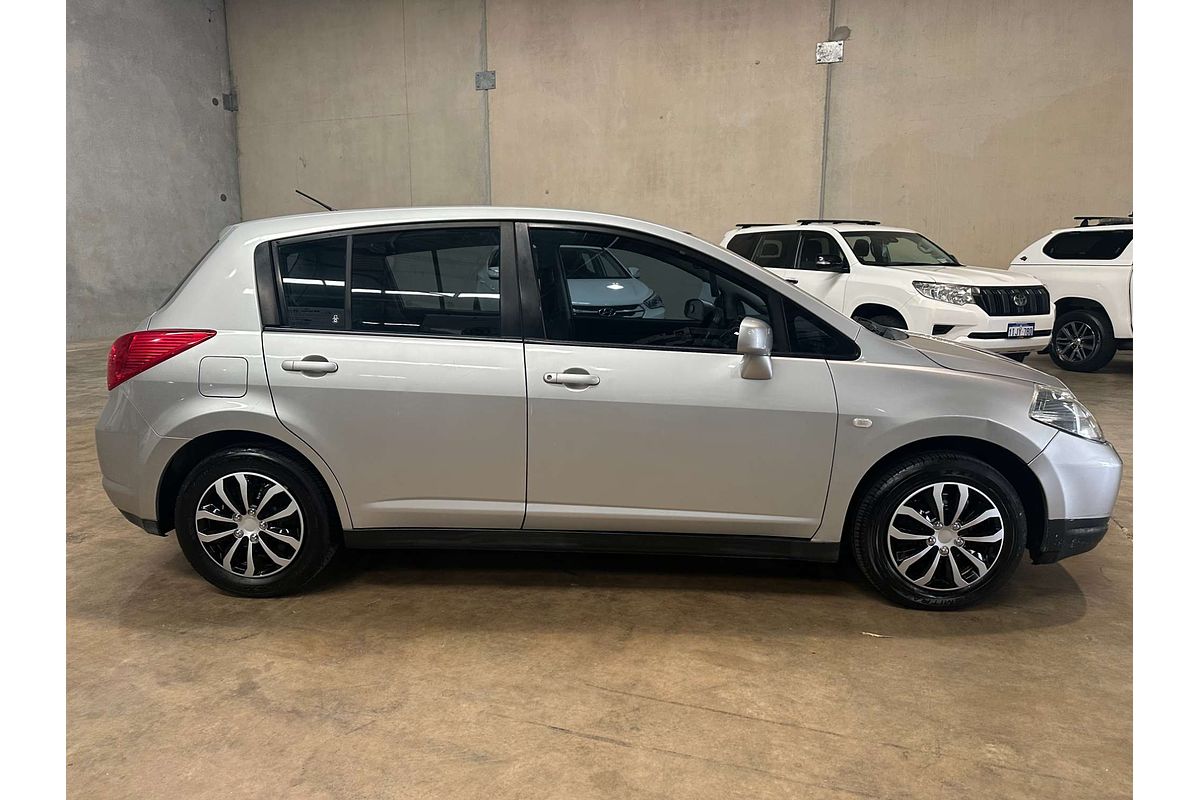 2009 Nissan Tiida ST C11