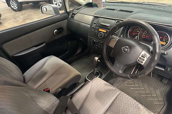 2009 Nissan Tiida ST C11