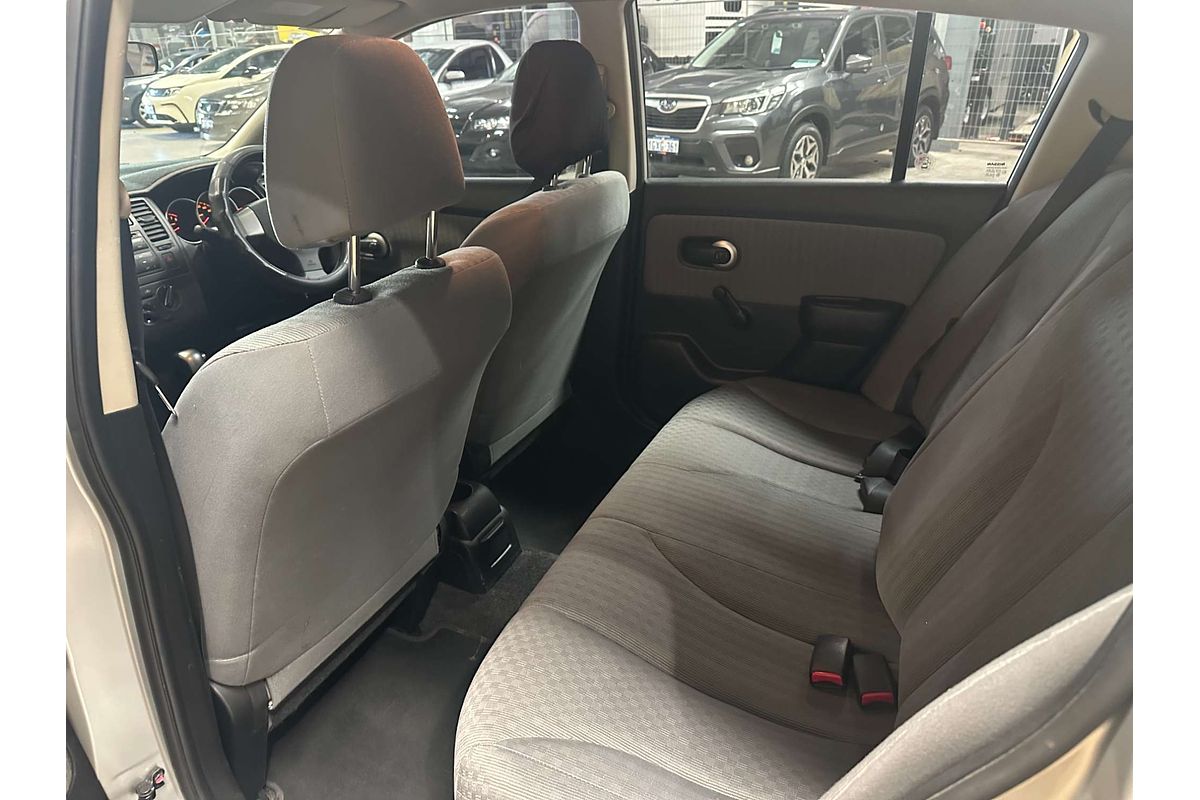 2009 Nissan Tiida ST C11