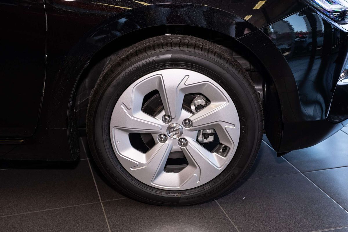 2024 Suzuki Swift Hybrid Plus UZ