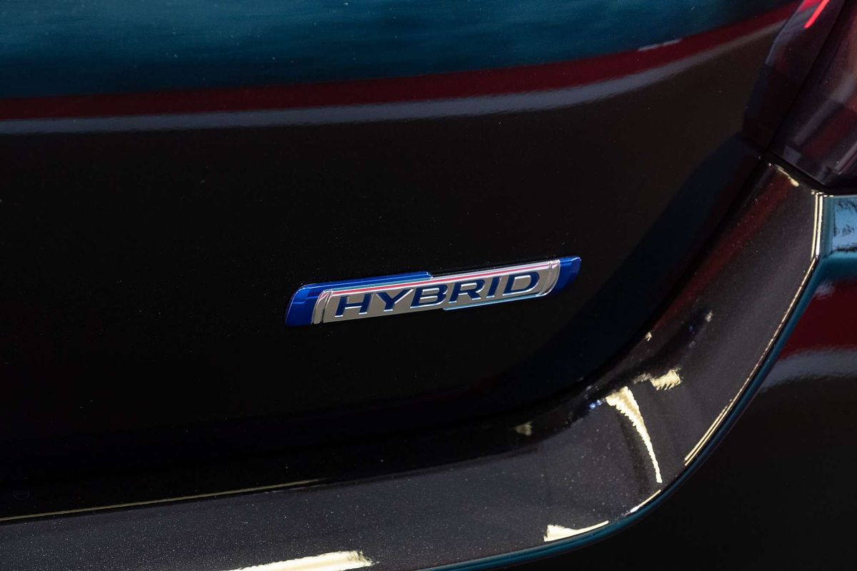 2024 Suzuki Swift Hybrid Plus UZ