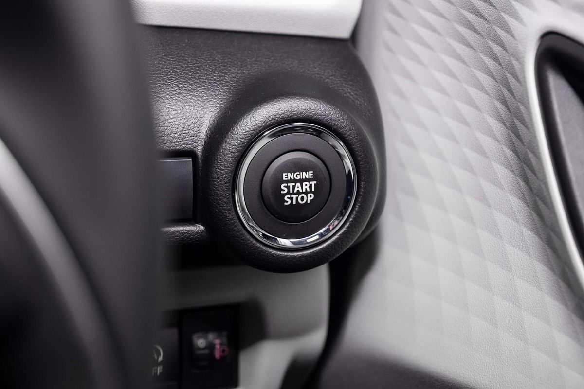 2024 Suzuki Swift Hybrid Plus UZ