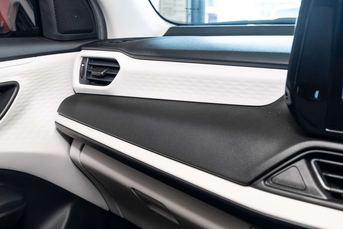 2024 Suzuki Swift Hybrid Plus UZ