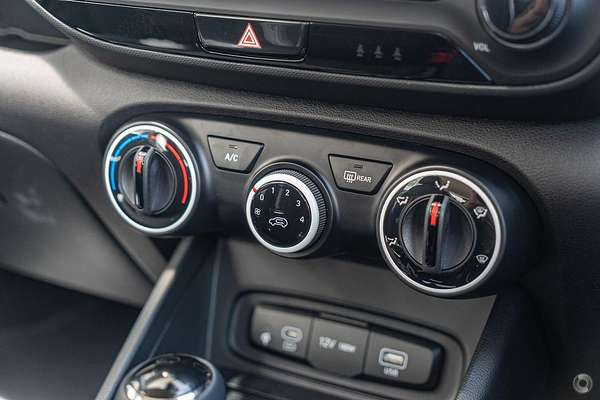 2025 Hyundai Venue Active QX.V5