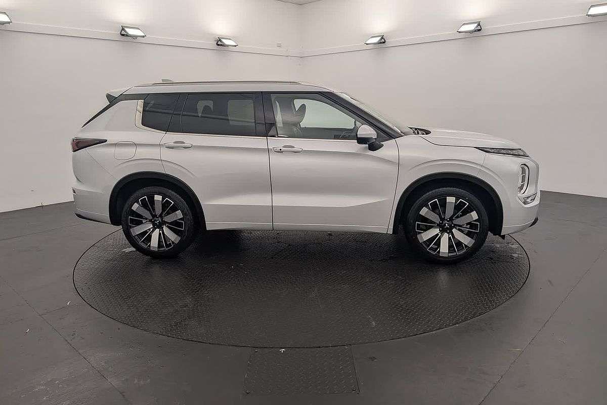 2025 Mitsubishi Outlander Exceed ZM