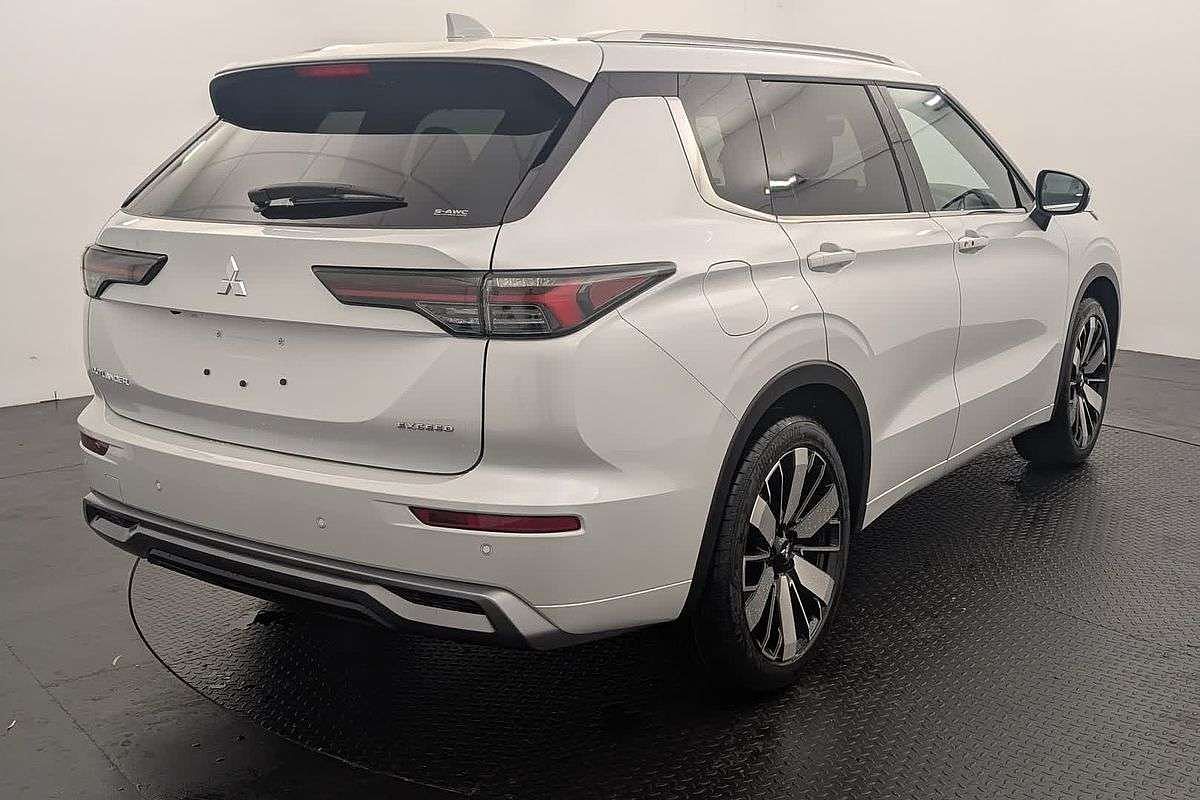 2025 Mitsubishi Outlander Exceed ZM