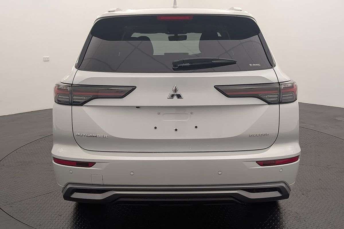 2025 Mitsubishi Outlander Exceed ZM