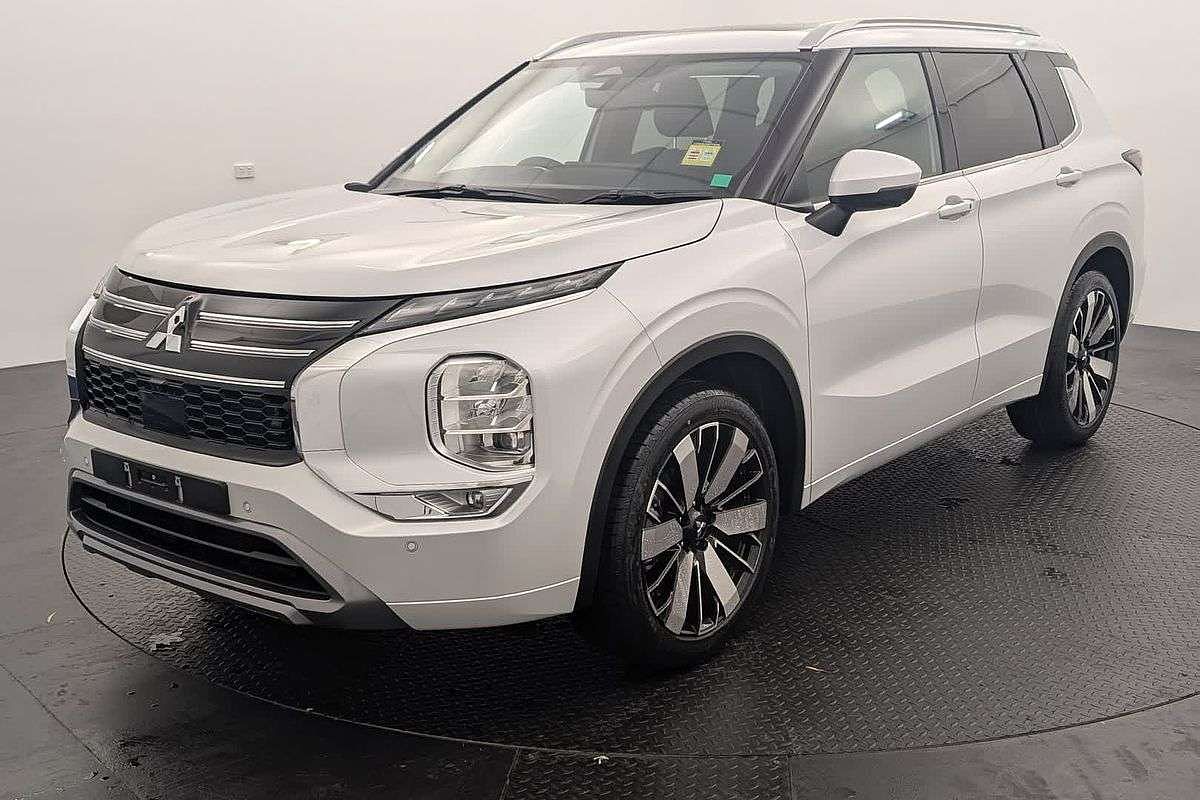 2025 Mitsubishi Outlander Exceed ZM